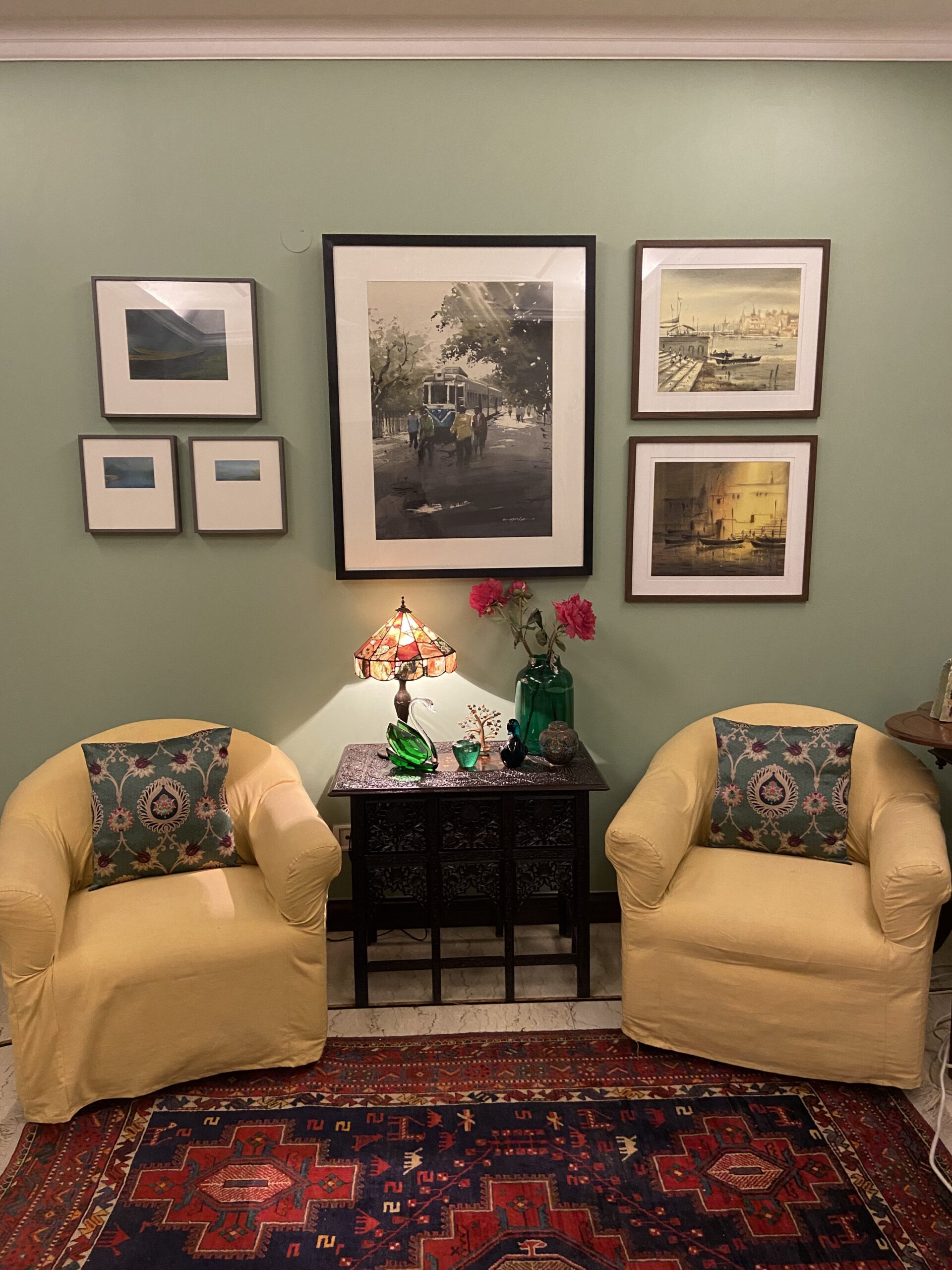 Green gallery wall Living room - color affects my mood